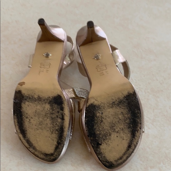 Gold Sandles with heels - Picture 3 of 5
